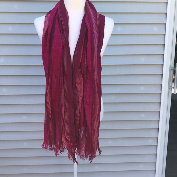 Pink striped scarf - Picture 3 of 3